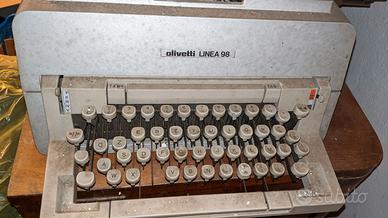 Macchina da scrivere Olivetti Linea 98