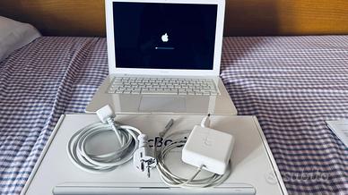 Macbook Unibody Apple A1342 con MacOs Ventura