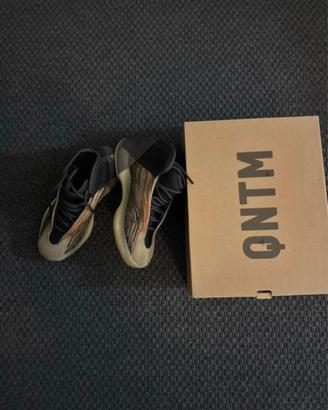 Yeezy QNTM Taglia 45 1/3