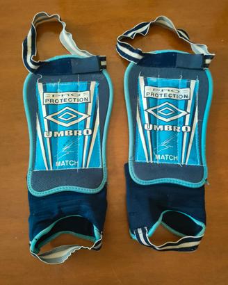 Umbro parastinchi calcio Alan Shearer anni 90