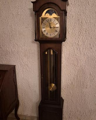 Orologio a pendolo antico