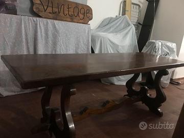TAVOLO IN LEGNO CON 6 SEDIE
