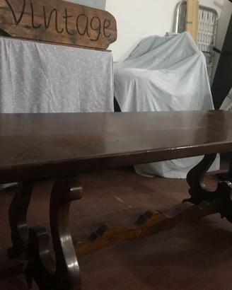 TAVOLO IN LEGNO CON 6 SEDIE