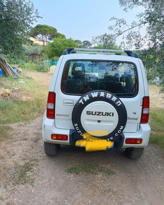 Suzuki jimmy 4 posti del 2012 benzina