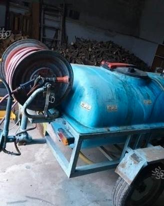 Motopompa irroratrice con carrello da 600 litri