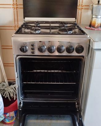 Piano cottura e forno a gas