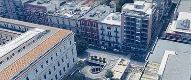 Monovano indipendente di fronte Ateneo di Bari