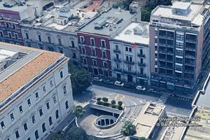 Monovano indipendente di fronte Ateneo di Bari