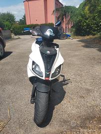 Aprilia Sr factory motote piaggio 
