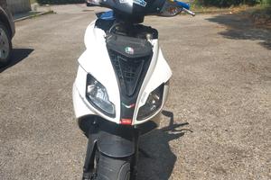 Aprilia Sr factory motote piaggio 