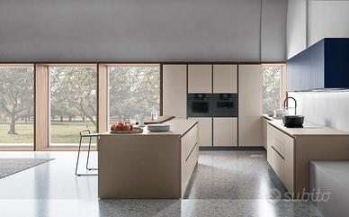 Cucina con Doppia Colonna su progetto L. 3900mm