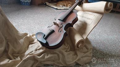 Tavolino da salotto ovale con violino