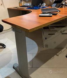 Scrivania angolare - buone condizioni
