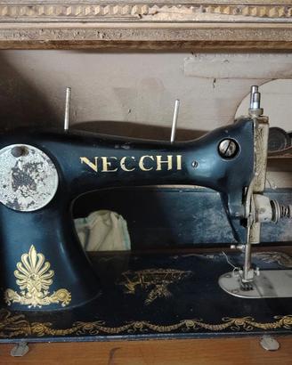 Macchina da cucire Necchi