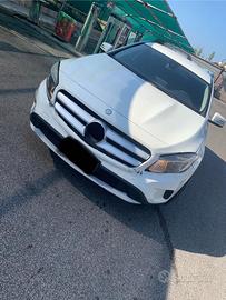 Mercedes-Benz GLA 180