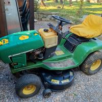 Trattorino tagliaerba John Deere STX38