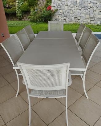 Tavolo in metallo allungabile con 8 sedie