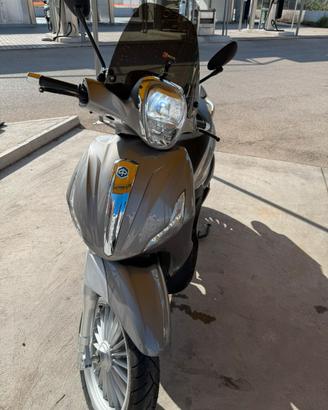 Beverly 300ie 2014