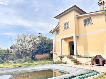 PORZIONE DI BIFAMILIARE A ANGUILLARA SABAZIA