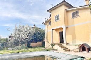 PORZIONE DI BIFAMILIARE A ANGUILLARA SABAZIA