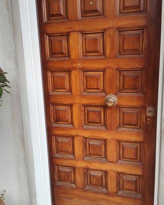 porta d'ingresso in legno