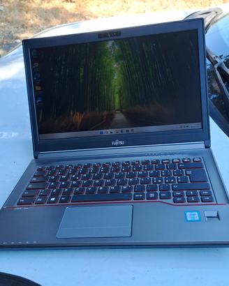completo portatile Fujitsu 