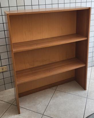 Libreria bassa in buono stato 