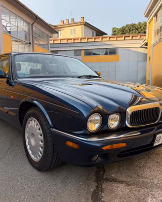 Jaguar XJ8 3.2 V8 x308 LEGGERE BENE !