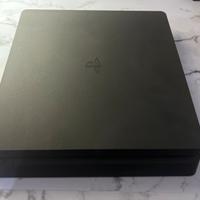 PS4 Slim con dualskock e due giochi