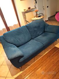 Divano tre posti 