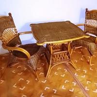 tavolo con poltroncine