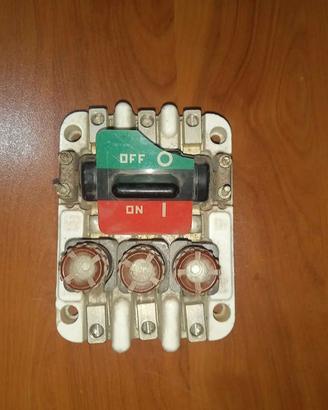 INTERRUTTORE INDUSTRIALE TRIFASE BITICINO ART 0653