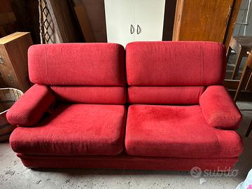 Divano 2 posti in tessuto rosso - 190x90 H90 cm