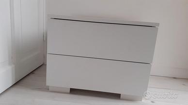 Comodino moderno bianco a 2 cassetti