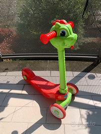 Monopattino Baby Clementoni a forma di draghetto