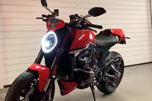 Ducati Monster 937 plus A2