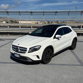 Mercedes-Benz Gla 220d 4 Matic Automatic Premiun