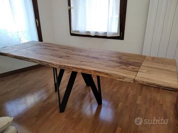 tavolo gambe ferro W piano rovere rustico