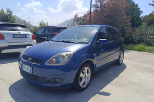 FORD Fiesta 1.4 TDCi 68CV - NEOPATENTATI