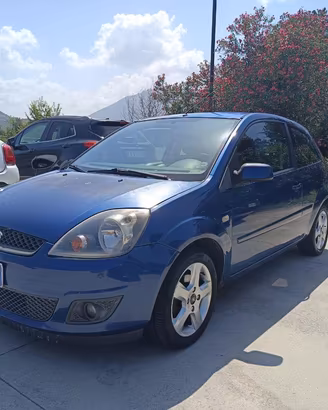 FORD Fiesta 1.4 TDCi 68CV - NEOPATENTATI