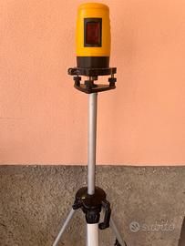Livella laser su treppiede