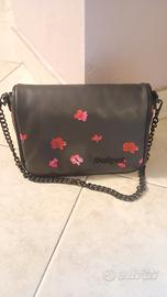 Borsa Desigual nera con fiori 