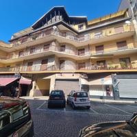 2 LOCALI A PONT-CANAVESE