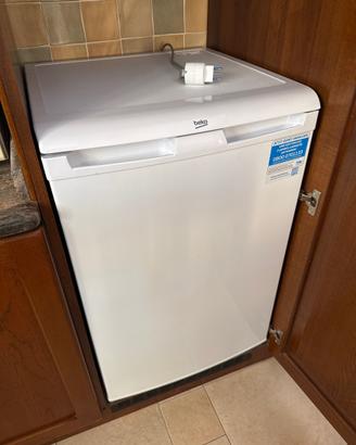 Congelatore Verticale Piccolo BEKO (3 Cassetti)