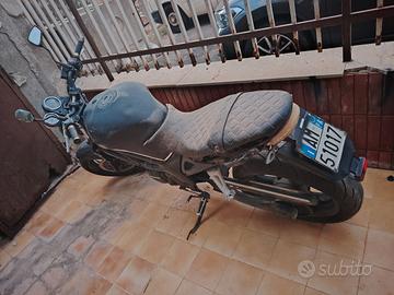 Suzuki sv 650 moto 