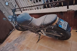 Suzuki sv 650 moto 