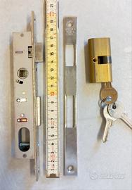 serratura ad infilare per infisso metallico