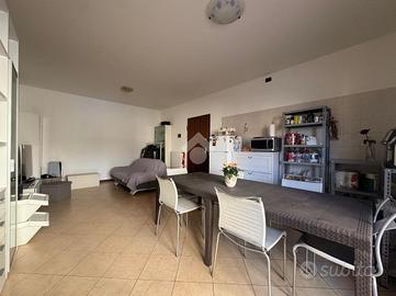 3 LOCALI A MONTEGROTTO TERME