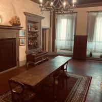 Tavolo grande in legno