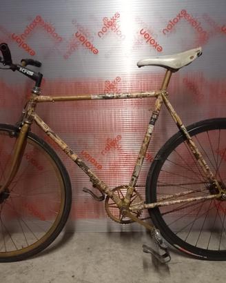 Bicicletta fixed (scatto fisso) personalizzata